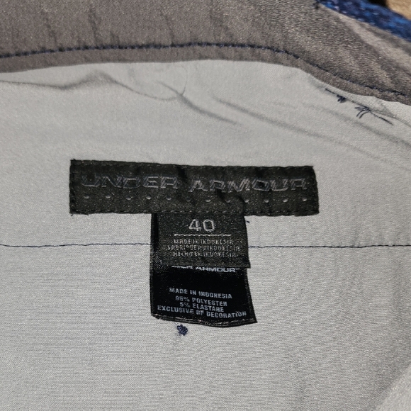 Under Armour Blue Flat Front Shorts Casual Style - Picture 2 of 3